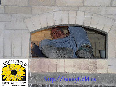 Pat Manley 
builds a Bread Oven