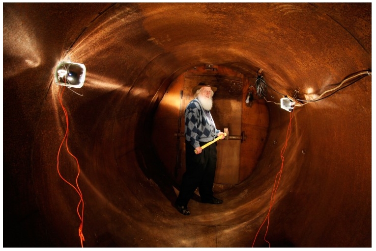 Bruce in a tunnel